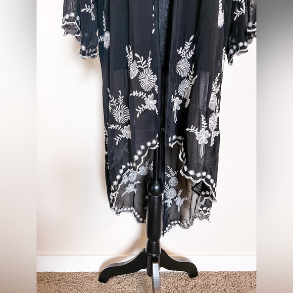 Pins and Needles Embroidered Black and White Sheer‎ Kimono Size L - Picture 5 of 9